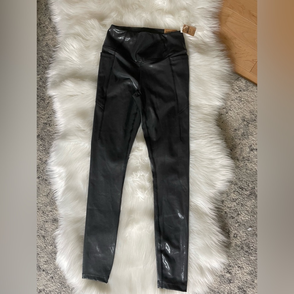 BNWT Victoria's Secret Faux Leather/Shiny Leggings size XS